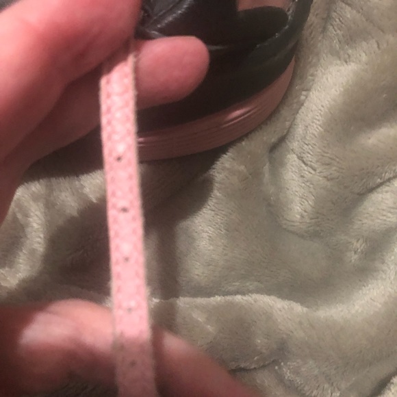 Size 8 DETNY sandal/walking shoe. - Picture 4 of 11